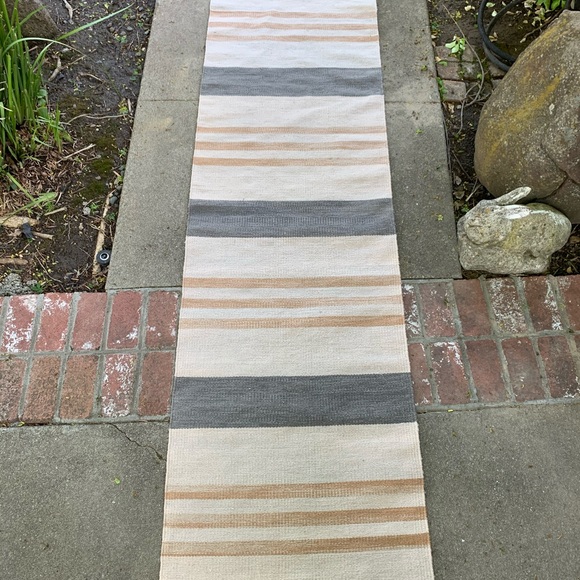 Long Rug! - Picture 2 of 3